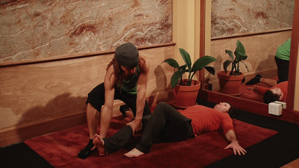 Assisted Central Straight Leg Extension